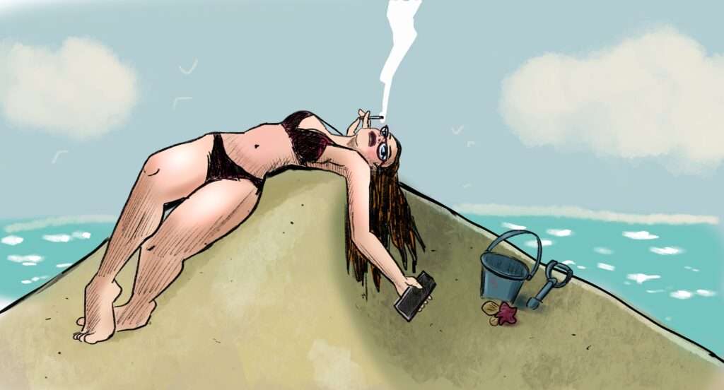 Une femme en bikini allongé sur une dune.