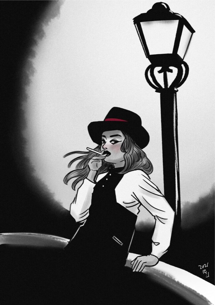 Une femme avec un chapeau fume une cigarette sous un lampadaire dans une ambiance Noir